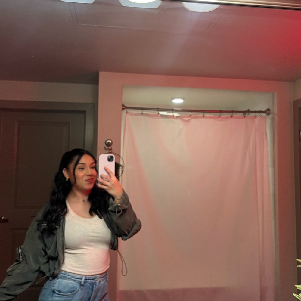 Meet your Posher, Nayeli